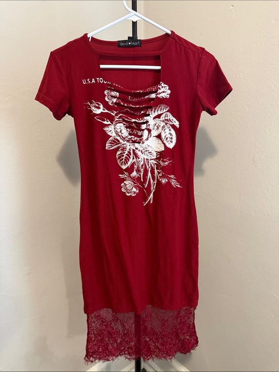 Derek Heart Dresses & Skirts - Derek Heart Red Short-Sleeve Mini Dress with White Floral Print
